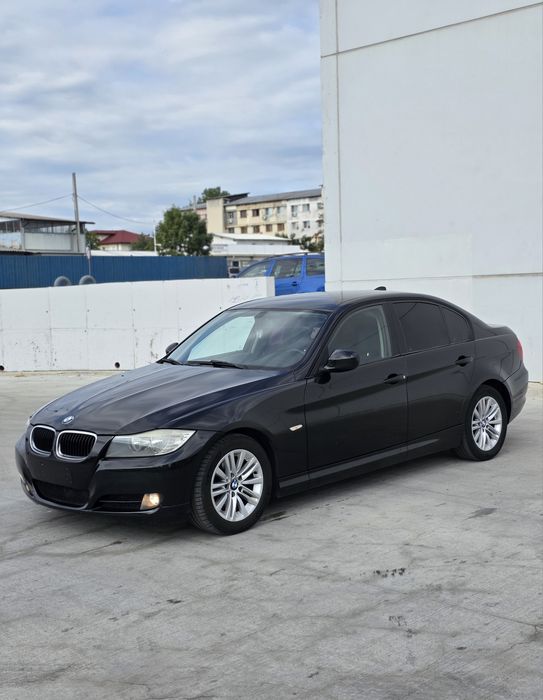 BMW E90 320D 2010 FACELIFT 177cai automat navigatie stare perfecta de funcționare