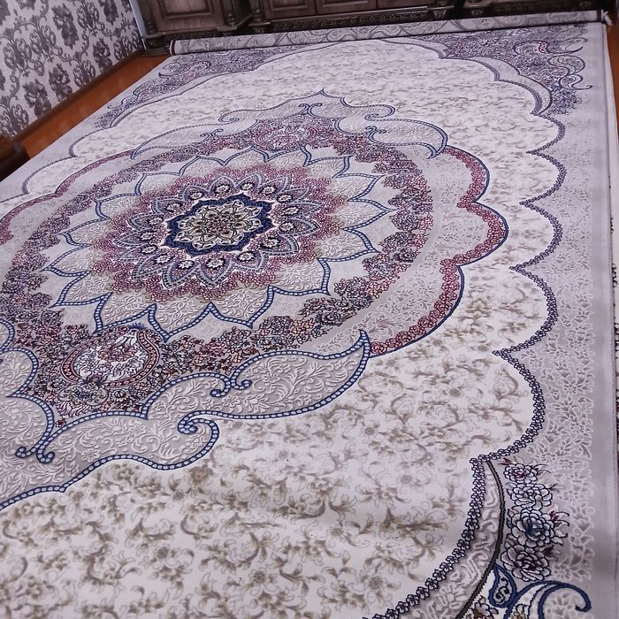 Gilam sotiladi Yec Sultan 5x3 va SAG ZILLI 5.5x3  qalin gilam