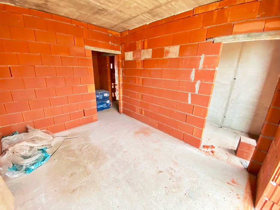 Продава се Тристаен апартамент в София, Малинова долина - 109 кв.м за 1020 €/кв.м - Снимка #2