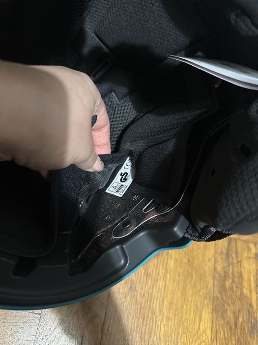 Каска зимни спортове UVEX