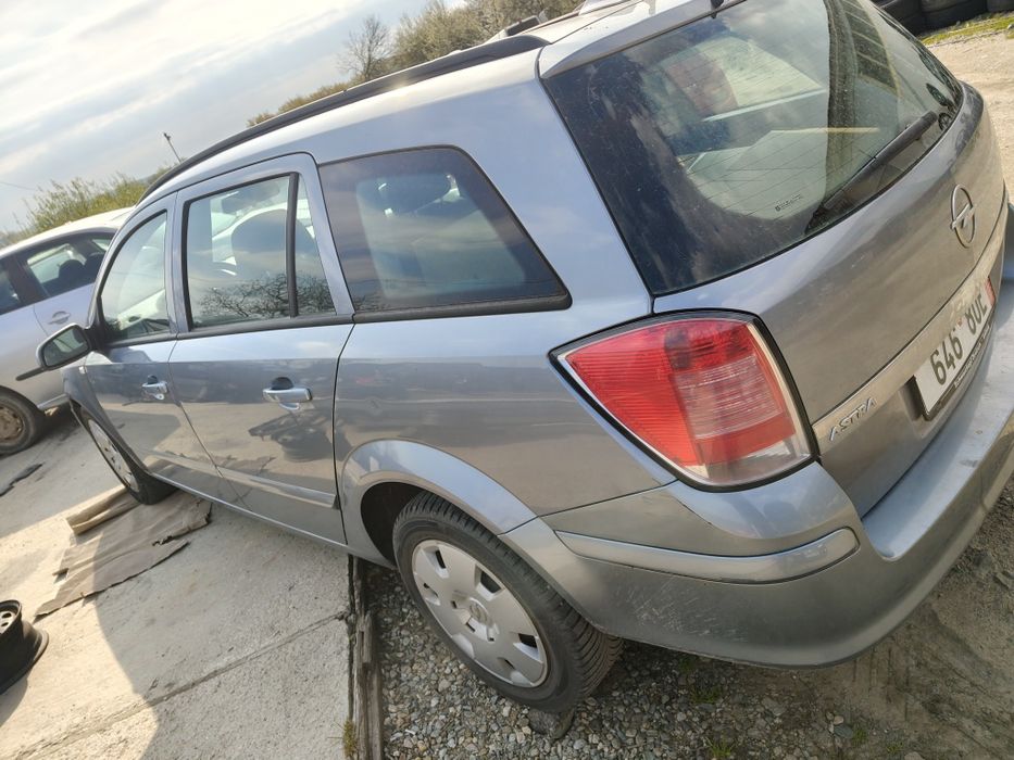 Piese motor cutie ușa haion bara faruri  scaune Opel Astra h 1.6 xep