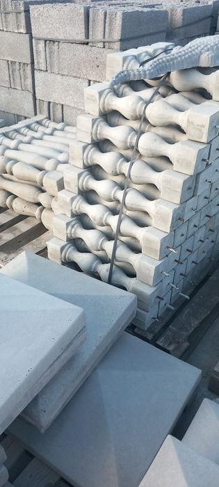 Vând stâlpișori beton