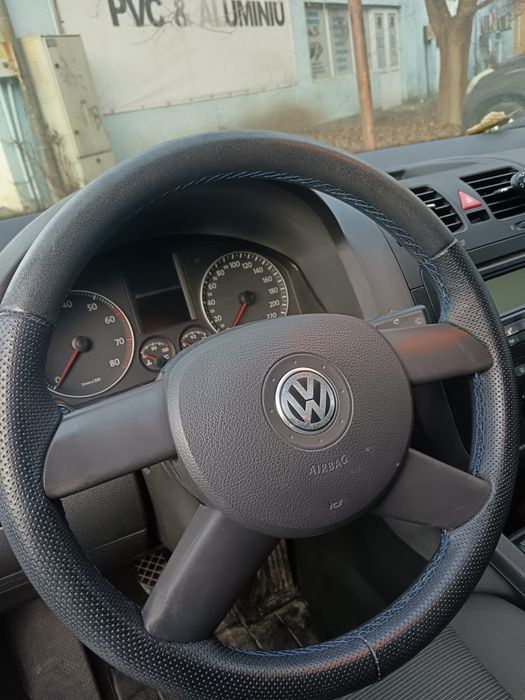 Vând Golf 5 2004  1.4 benzina