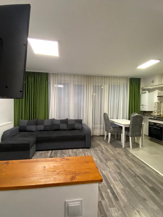Închiriez Duplex  zona  Coresi