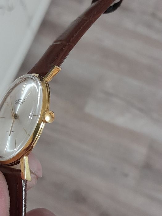 Продам часы СССР Вымпел