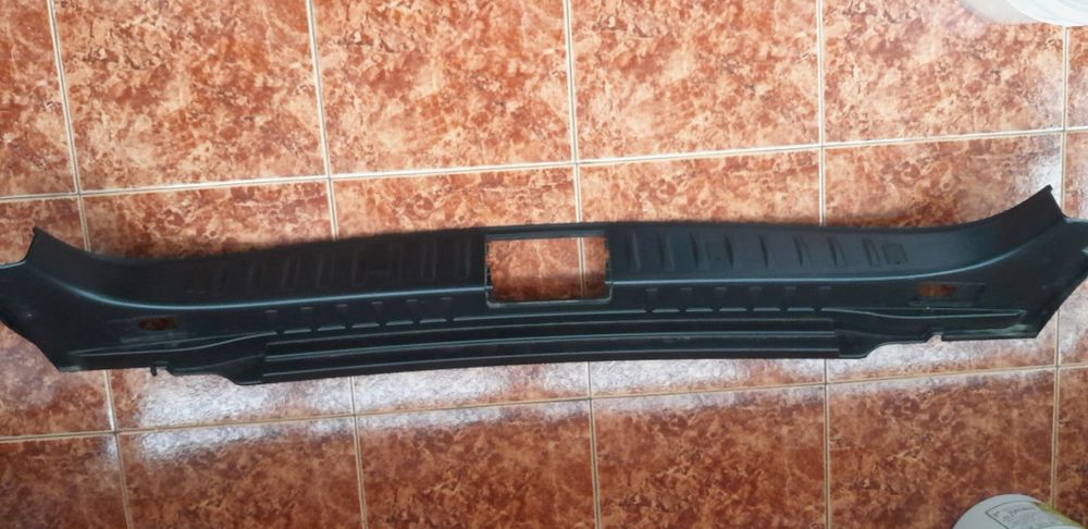 Лайсна багажник BMW E90 E91 E92 E93