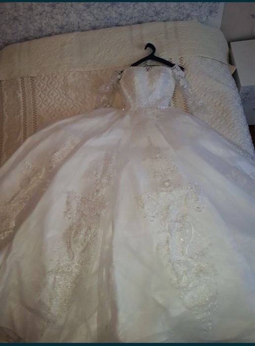 Продам срочно свадебное платье