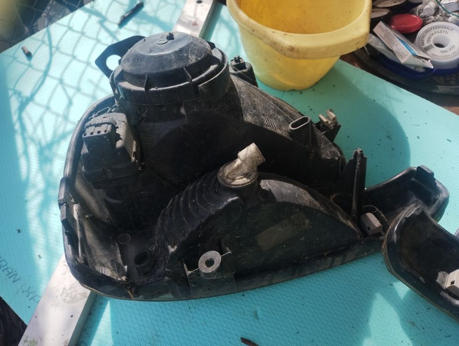 Ляв и десен фар за рено канго