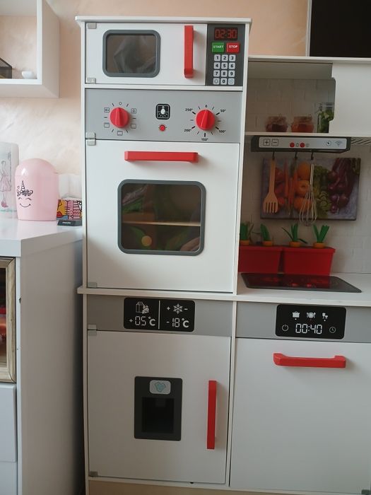 Детска дървена кухня