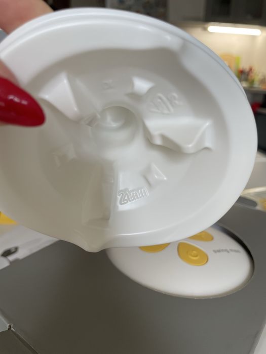 Двойна помпа за кърма Medela Swing Maxi + ПОДАРЪЦИ