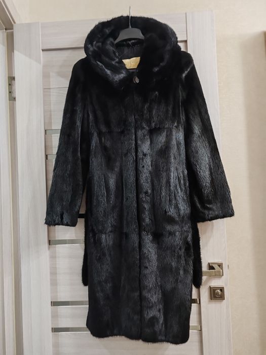 Продам шубу норковую