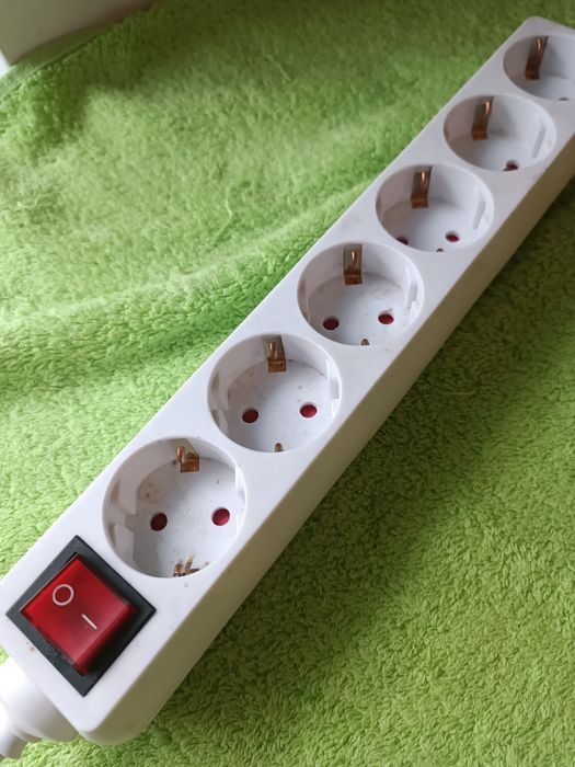 Prelungitor prize cu intrerupator 2 m