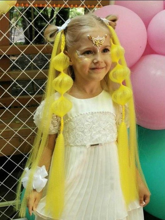 Косички за момичета - стил и усмивки.