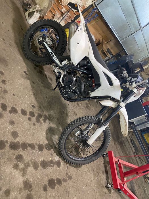 Продам мотоцикл 300 кубико