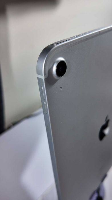 iPad 10 (10th Gen) – 64GB – Silver – Wi-Fi + Cellular