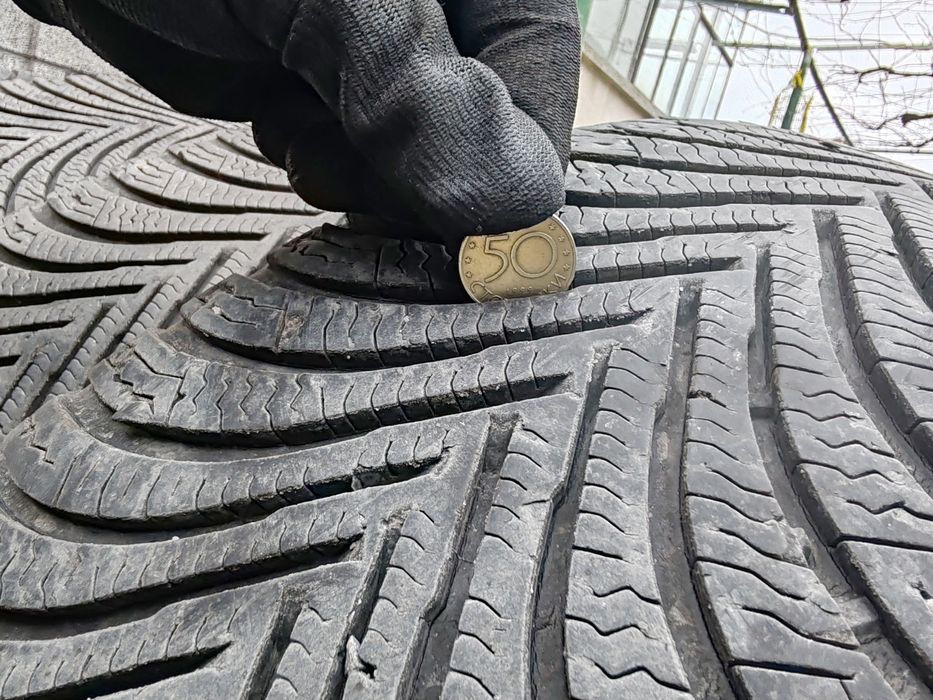 Зимни Гуми 215/65/16