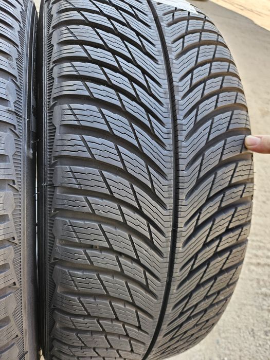 Vând anvelope iarna 235/50/19 235/50r19 MICHELIN
