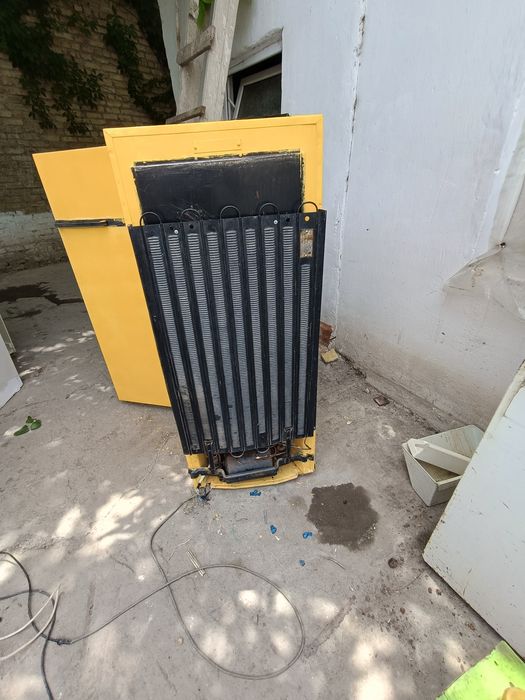 Прадаетса холлдилники