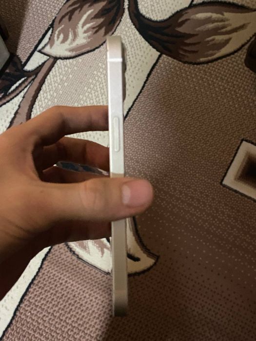 iPhone 13 в хорошим состояние