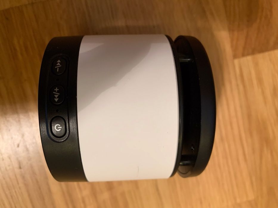 Boxa cu incarcator wireless