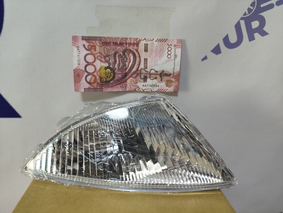 Митсубиси харизма поворотник
