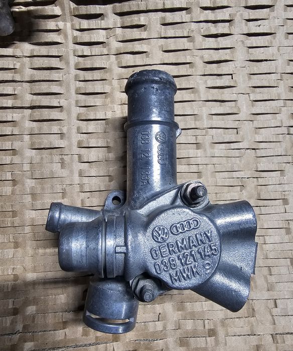 Flanșă lichid răcire golf 4 skoda passat 1.9tdi