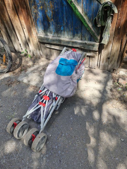 Продам коляску прогулочную б/у
