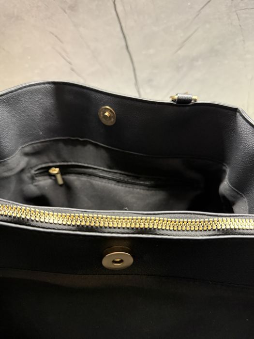 Дамска черна чанта