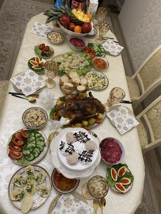 Стол из натурального дерева