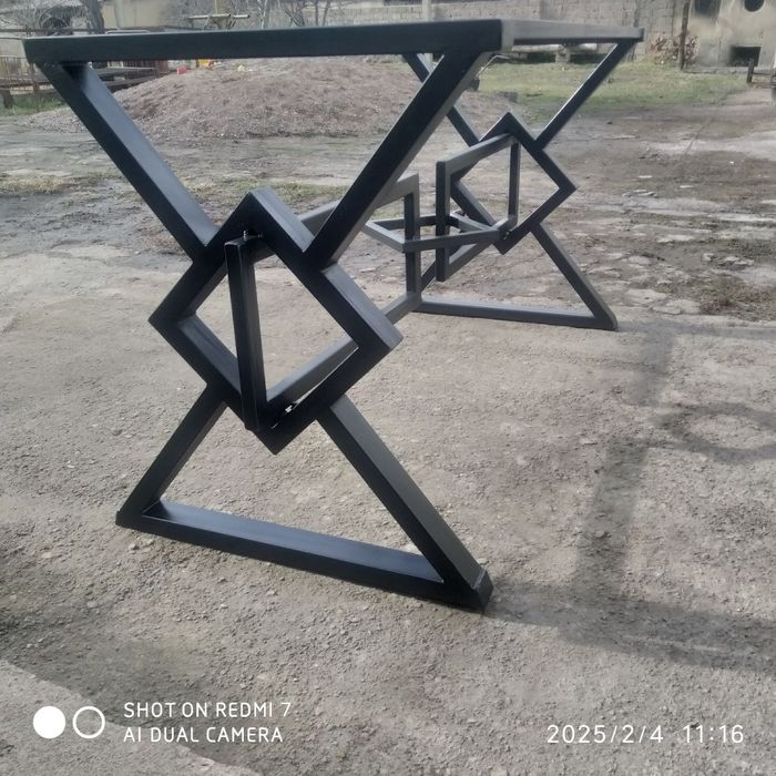 Metal stol karkazi sotiladi