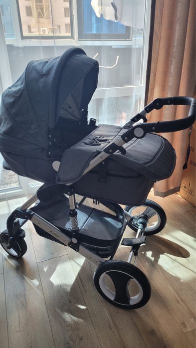 Коляска детская прогулочная