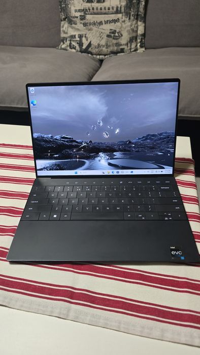 Dell xps 9320  1 Tb  i7 - 1260P 13.8 inch