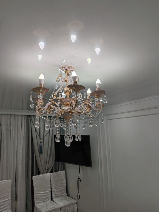 Люстра сатылады.