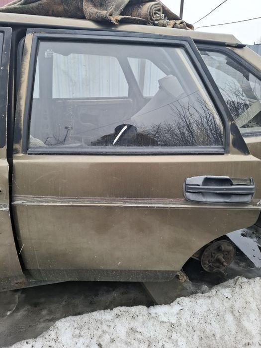 ЗАПЧАСТИ (двери,сидения,бампера)