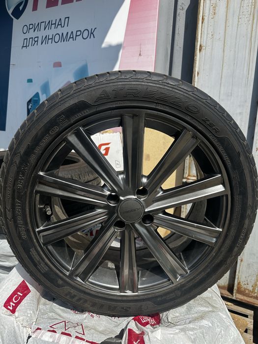 Продам литые диски с резиной