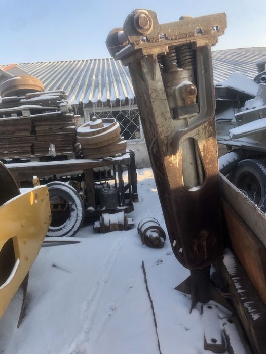 Гидромолот для экскаватора б/у