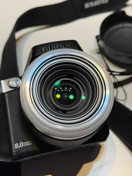Aparat foto Fujifilm FinePix S8000fd + card 2GB + husa