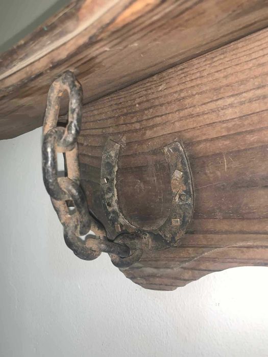 Polita din lemn cu fier forjat