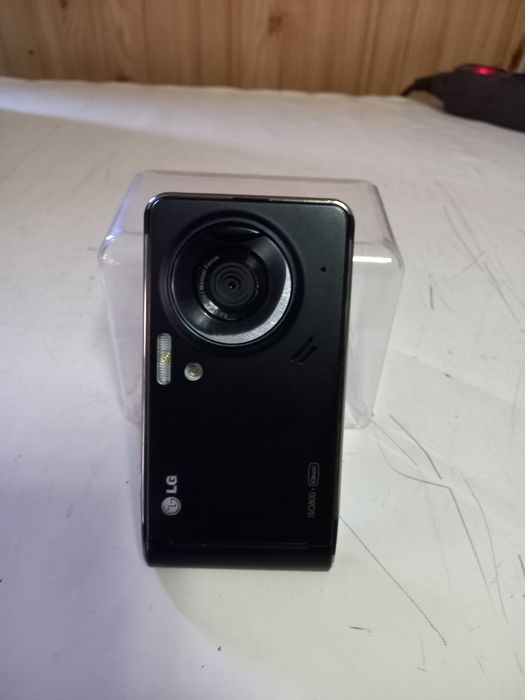 Vând Lg KU990i funcțional în romana, pt Colecționari sau Pasionați