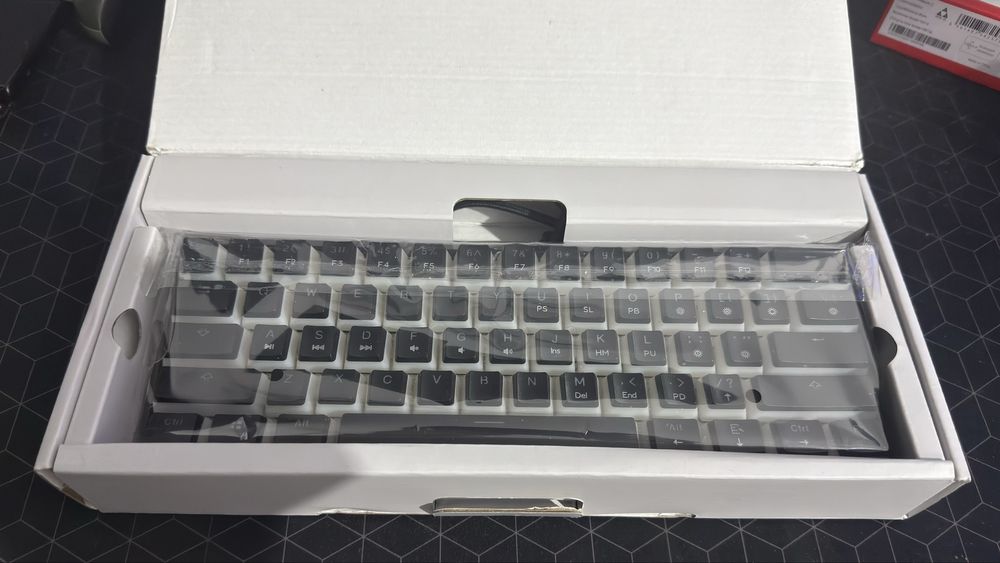 Tastatură mecanică Gamakay MK61 RGB