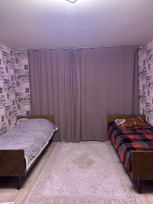 Шкаф и кровать с матрассом