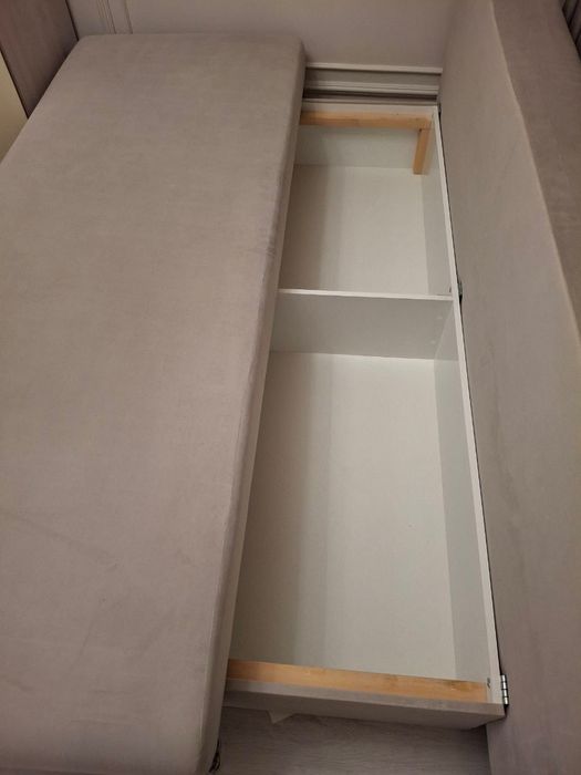 Раскладной диван с нишей для хранения