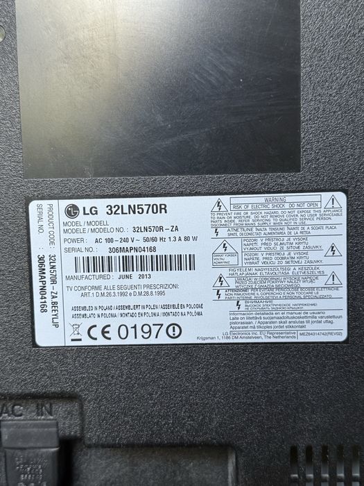 32-инчов LED LG Smart TV 32LN570R с HD Ready резолюция - Като Нов