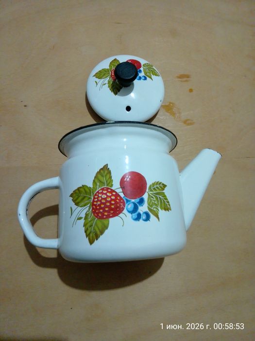 Продам чайник заварной 0,5л,б/у.