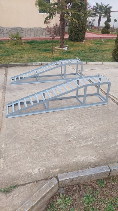 Рампи Естакади за автомобили чисто нови