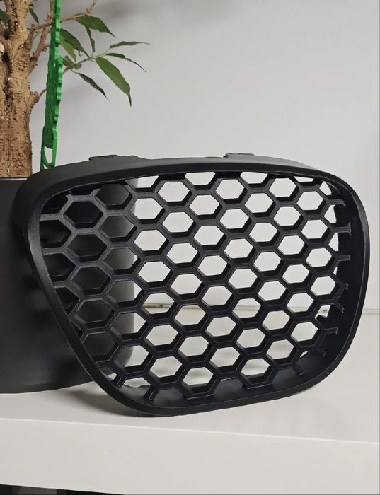 SEAT Ibiza/Cordoba 6L Honeycomb Central Front Grille/Сеат Ибиза/Кордоба 6Л решетка пчелна пита