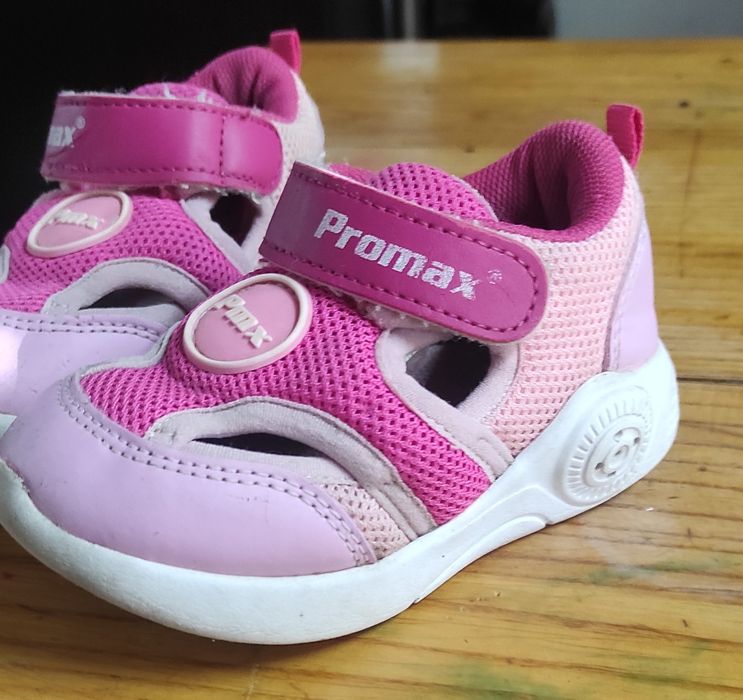 Кроссовки для девочки 23 размер