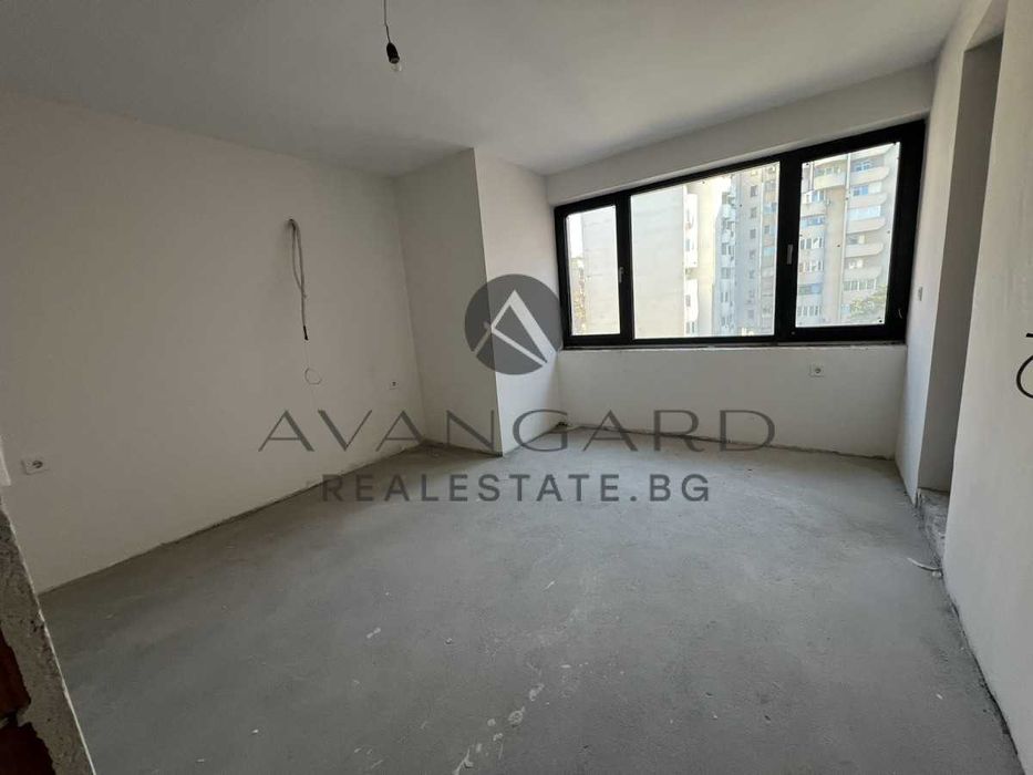 Продава се Тристаен апартамент в Пловдив, Кършияка - 117 кв.м за 1700 €/кв.м - Снимка #2