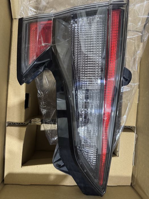 Продам задний фонарь