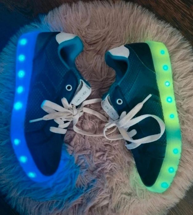 Geox nr.34 cu lumini